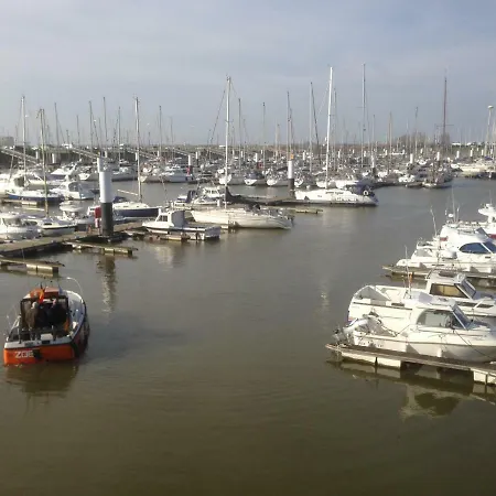 Hydro Palace דירה